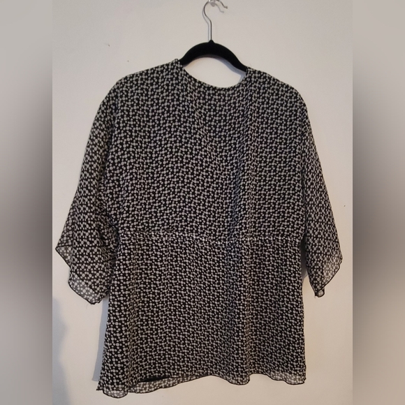 Blouse - Picture 2 of 4